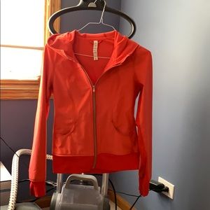 Lululemon water resistant hooded jacket